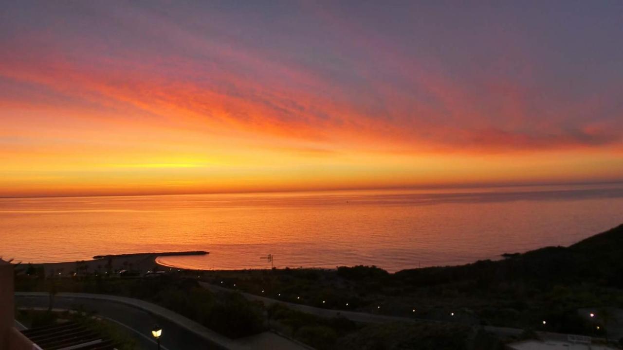מוחקאר South Facing Apartment, Fantastic Sea Views,Terrace, 300M Beach מראה חיצוני תמונה