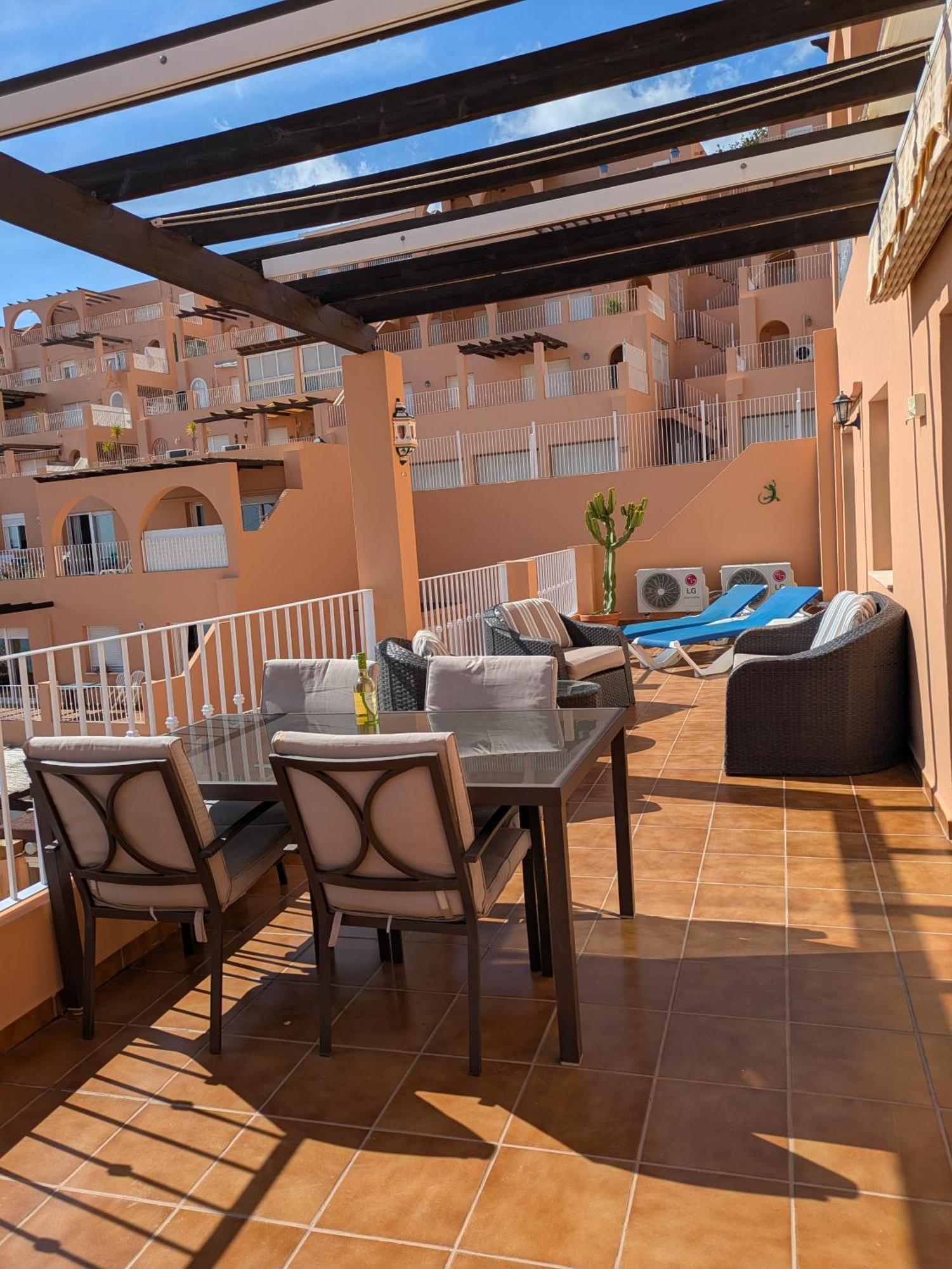 מוחקאר South Facing Apartment, Fantastic Sea Views,Terrace, 300M Beach מראה חיצוני תמונה